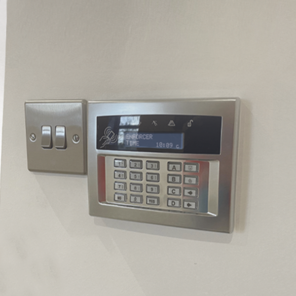 Pyronix Wired Surface Satin Chrome Prox Keypad EURO-LCDPZ/SCHROME - Image 2